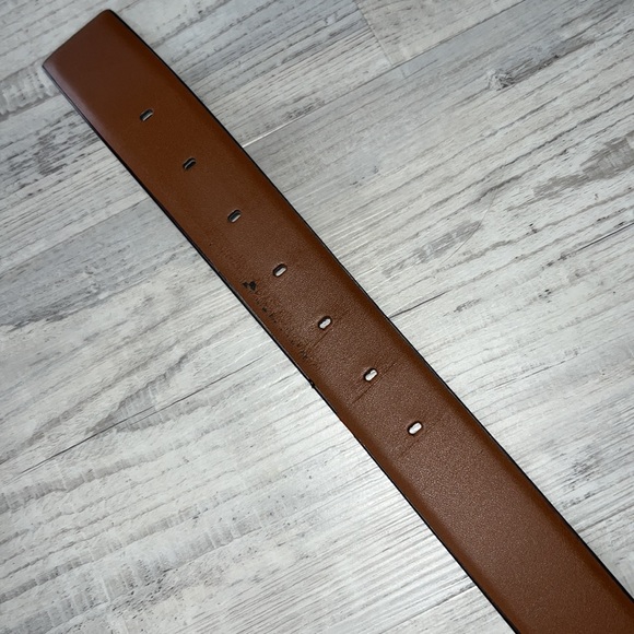 Michael Kors reversible belt!🤎🌻 - Picture 4 of 8